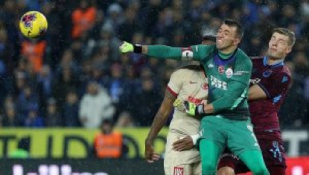 Galatasaray Zorlu Deplasmandan 1Puanla Döndü