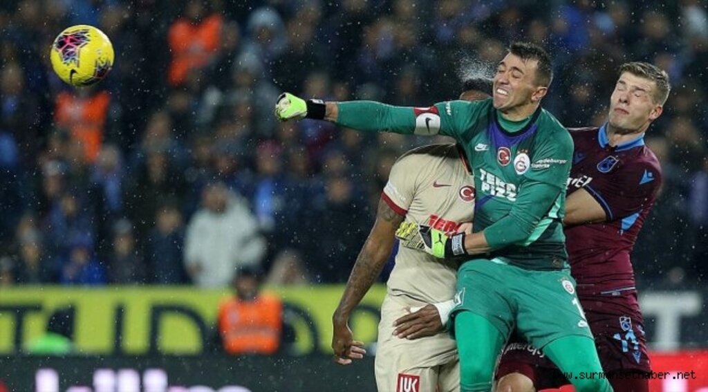 Galatasaray Zorlu Deplasmandan 1Puanla Döndü
