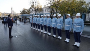 İmamoğlu zabıtaları dizip kendine tören yaptırdı