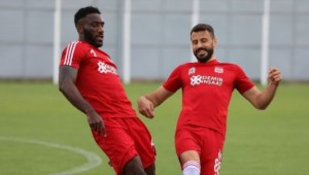 Lider Sivasspor'un istikrar abideleri Caner ve Appindangoye