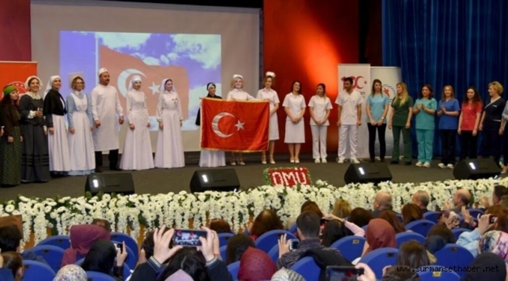OMÜ’de Geçmişten Günümüze Hemşirelik Kıyafetleri Defilesi