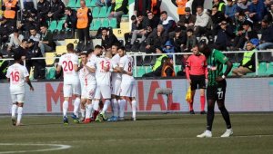 Antalyaspor deplasmanda Yukatel Denizlispor'u 3-0 yendi
