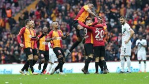 Galatasaray galibiyetle başladı