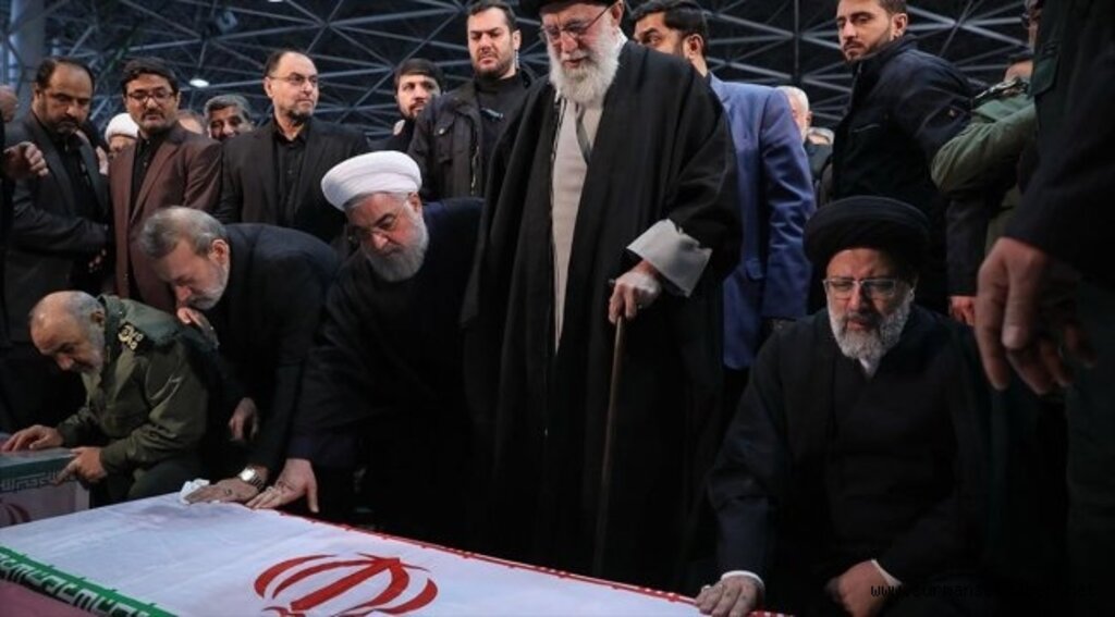Kasım Süleymani'nin cenazesi Kirman'da toprağa verildi
