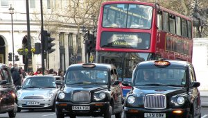 Süper zengin elitler gençlerin 'Londra hayalini' yıktı