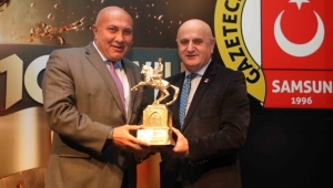 YÜKSEL YILDIRIM'A ONUR ÖDÜLÜ