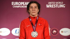Milli güreşçi Yasemin Adar Avrupa ikincisi oldu