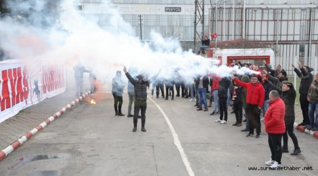 Lider Yılport Samsunspor Meşalelerle Uğurlandı
