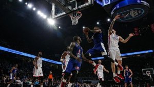 Anadolu Efes, Olympiakos'u yendi