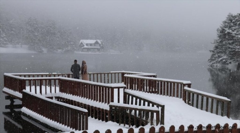 Gölcük Tabiat Parkı beyaza büründü