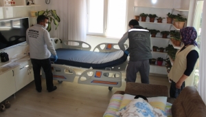 Antalya Büyükşehir’in hasta yatağı yardımları devam ediyor