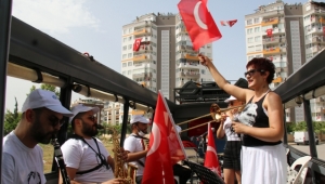 Antalya Büyükşehir’den Bayrama özel mobil konserler