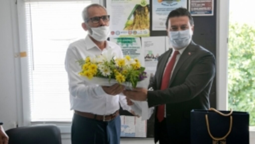 BAŞKAN ARAS ÇİFTÇİLERİN VE ECZACILARIN GÜNÜNÜ KUTLADI