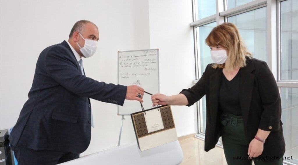 Canik Belediye Başkanı İbrahim Sandıkçı belediye personelinin bayramını kutladı