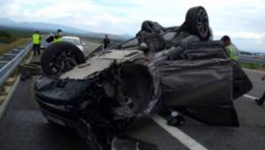 Sanatçı Alişan Ailesi ile Birlikte Kaza Yaptı