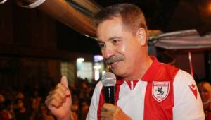 Atakum’da Samsunspor’a meşaleli doğum günü ve şampiyonluk kutlaması