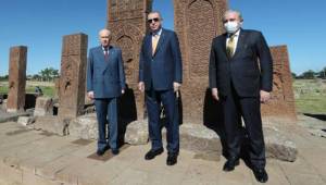 Cumhurbaşkanı Erdoğan, MHP Lideri Devlet Bahçeli Ahlat'ta