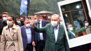 Cumhurbaşkanı Erdoğan ve Çiğdem Karaaslan Rize'de İncelemelerde Bulundu.