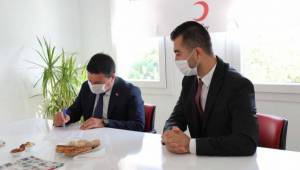 BAŞKAN ARAS, TÜRKİYE KIZILAY DERNEĞİ ÜYESİ OLDU