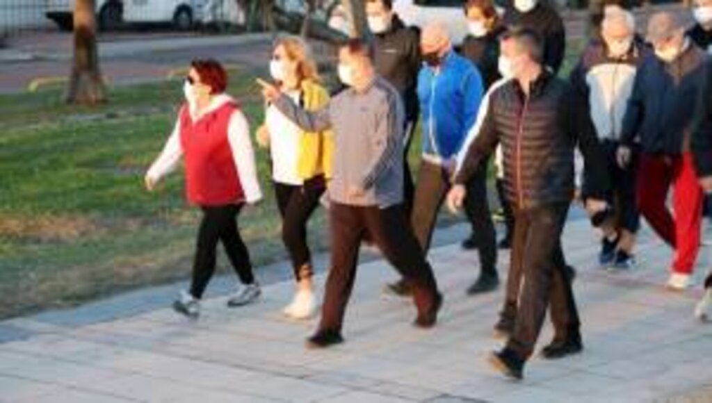 Başkan Deveci kent sakinleriyle birlikte sağlık için 10 bin adım attı