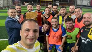 BAŞKAN KİBAR, GENÇLERLE HALI SAHADA BULUŞTU