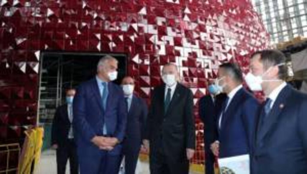 Cumhurbaşkanı Erdoğan, yapımı devam eden Taksim Camii ve yeni Atatürk Kültür Merkezinde incelemelerde bulundu