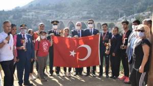 Karaisalı'de Cumhuriyet Koşusu düzenlendi.