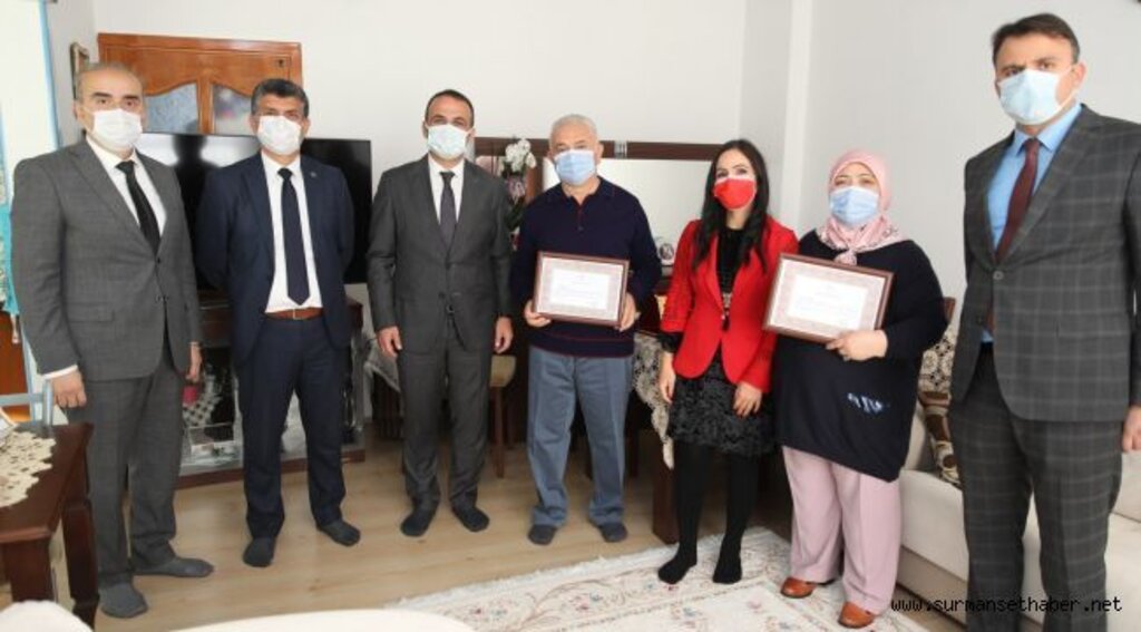BAŞKAN KİBAR’DAN EMEKTAR ÖĞRETMENLERE VEFA