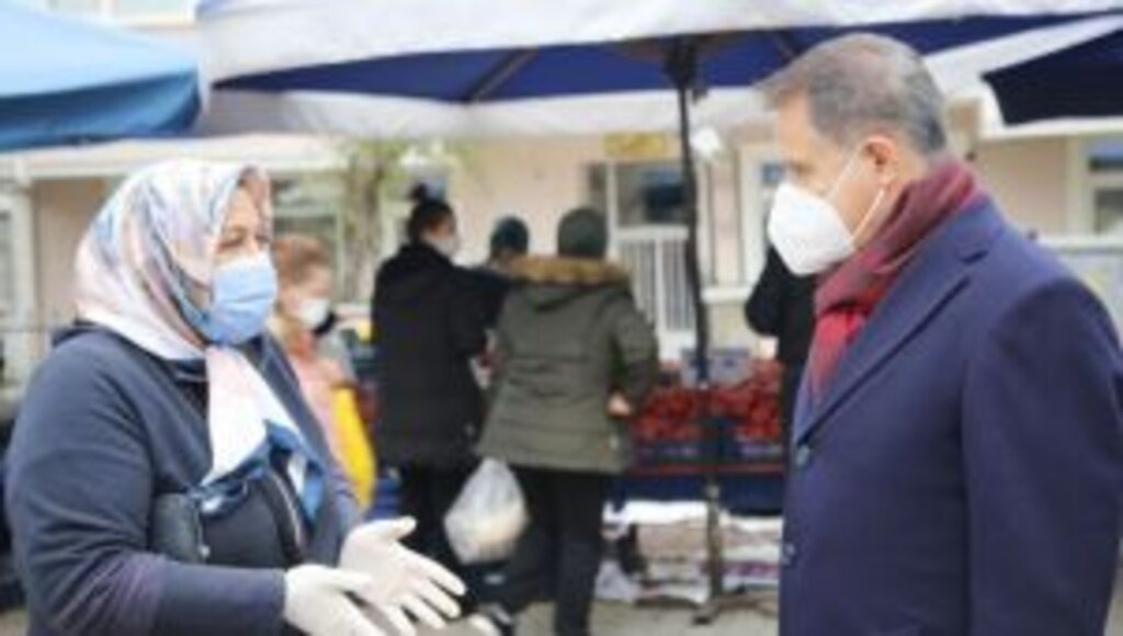 Başkan Cemil Deveci pazar yerlerindeki yeni tedbirleri sahada inceledi