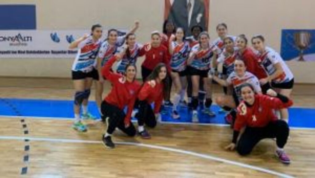 Mavi Kelebekler, çeyrek finalde