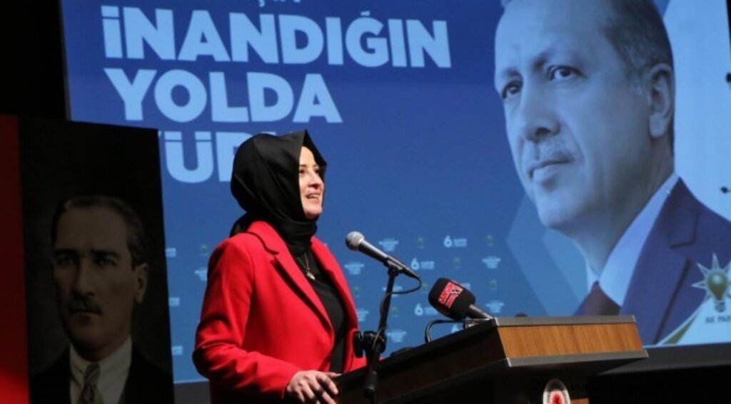 AK Parti Samsun İl Kadın Kolları Başkanlığı'na Rabia Bay Keser yeniden seçildi