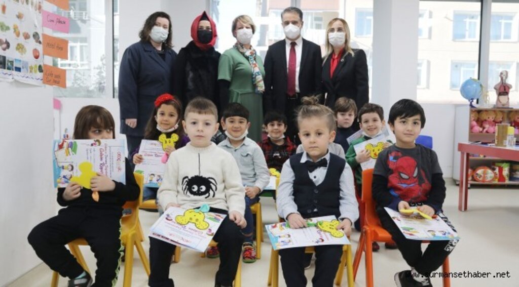 AtaÇocuklu minikler ilk karnelerini Başkan Cemil Deveci’den aldı