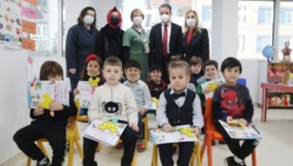 AtaÇocuklu minikler ilk karnelerini Başkan Cemil Deveci’den aldı