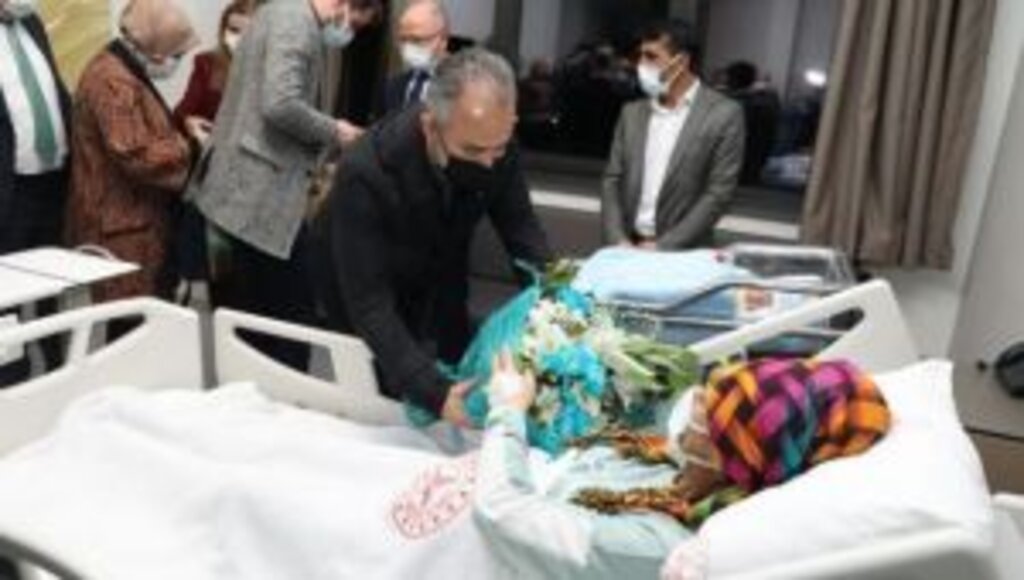 Başkan Aktaş’tan yılın son ve ilk bebeklerine ziyaret