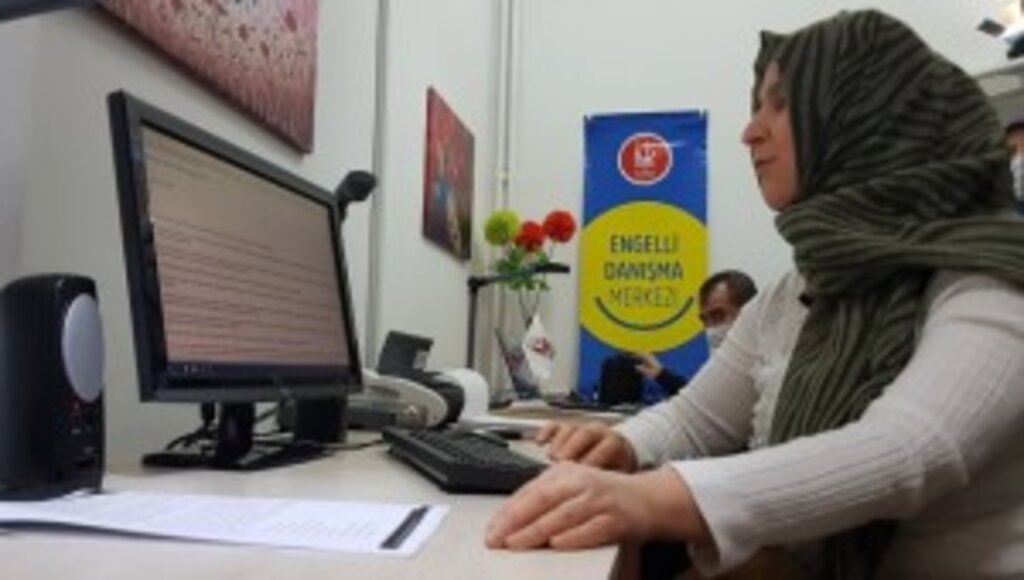 BAŞKAN ALTINOK’TAN BEYAZ BASTONLULAR İÇİN MOBİL GÖZ MÜJDESİ