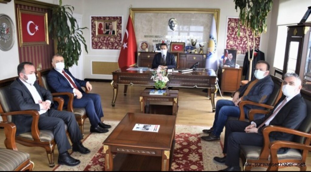 Başkan Gayretli Yakakent Belediye Başkanı Kıyma’yı ziyaret etti.