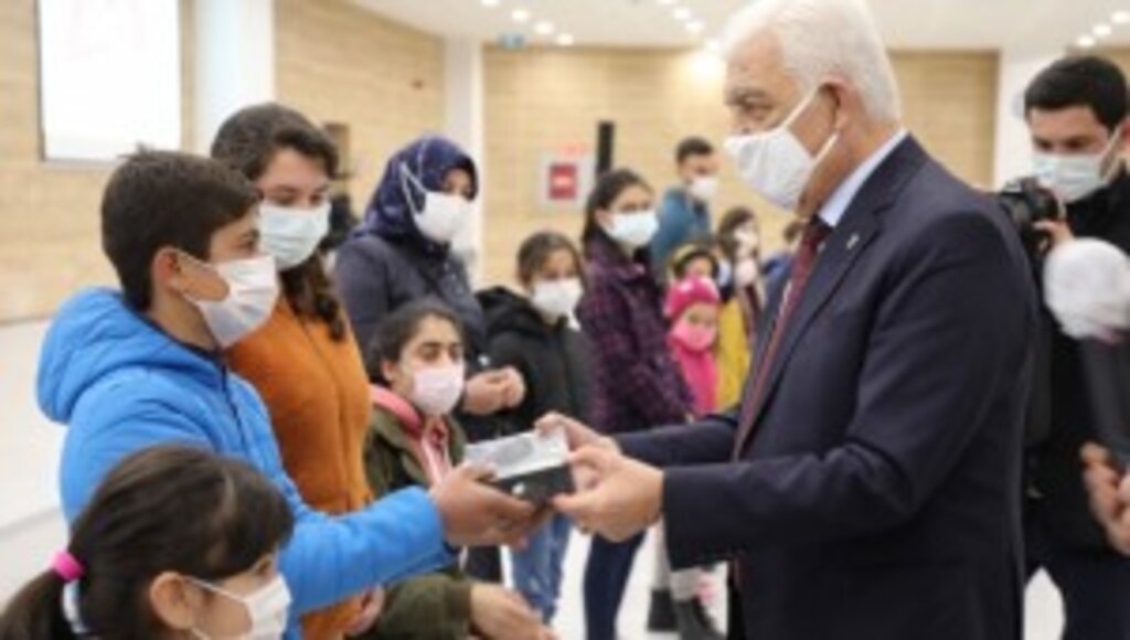 Muğla Büyükşehir Uzaktan Eğitimi Yakın Ediyor 