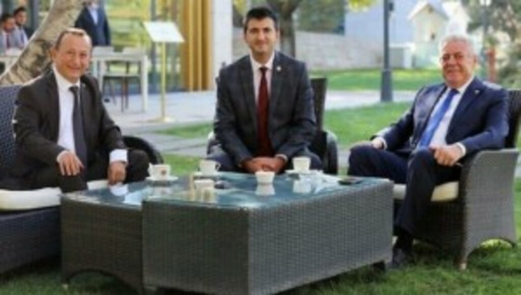 Üç Milletvekili CHP'den İstifa Etti.