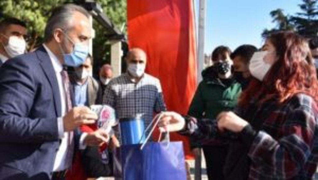 Üniversite adaylarına Büyükşehir desteği