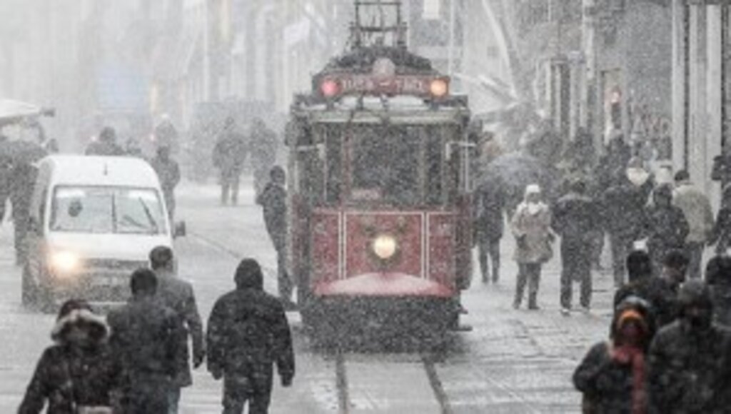 Vali Ali Yerlikaya'dan İstanbullulara Kar Uyarısı