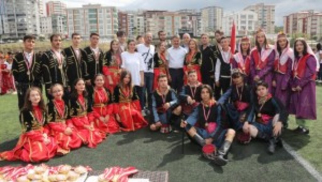 Atakum Belediyesi Halk Oyunları Topluluğu Türkiye’yi tanıtacak