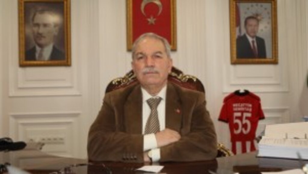KANDİLLERİN TOPLUM HAYATIMIZDA ÖNEMLİ BİR YERİ VARDIR
