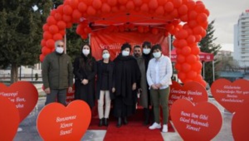 ​KEÇİÖREN’DE SEVGİLİLER GÜNÜNE ÖZEL SEVGİ SAHNESİ