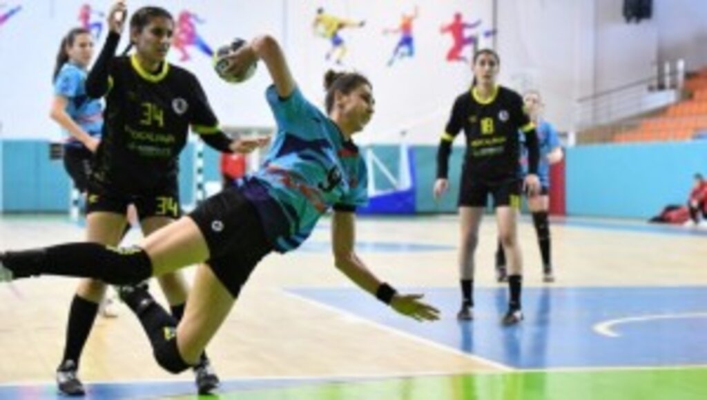 Mavi Kelebekler üst üste üçüncü maçını kazandı