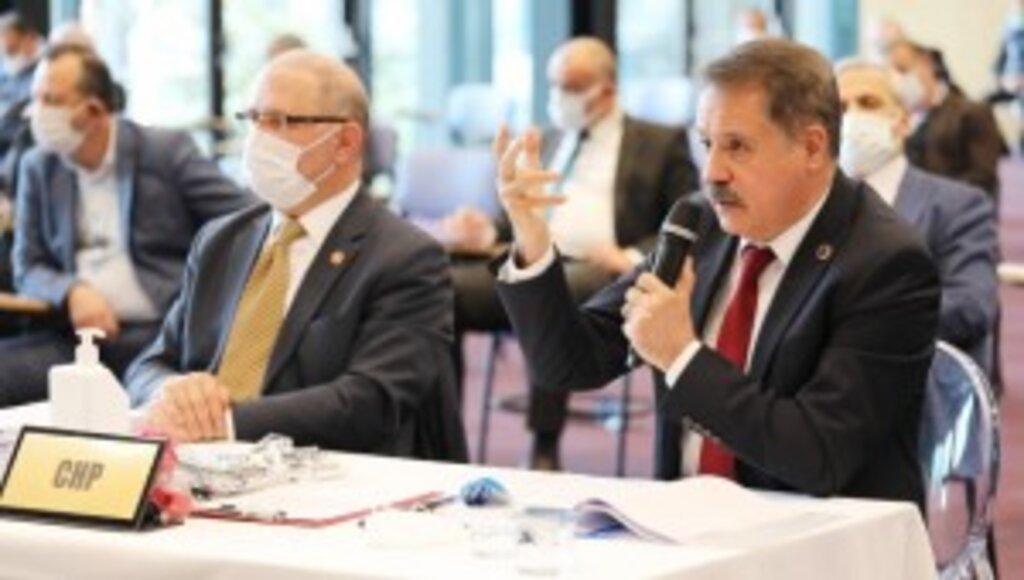 Atakum sahilinde yaşanan kıyı erozyonu Büyükşehir gündeminde