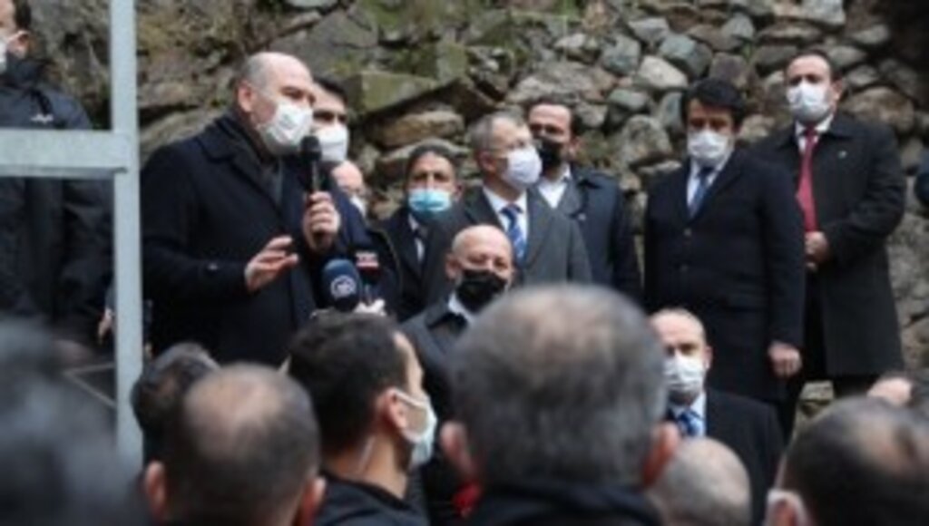Bakan Soylu Yangın Felaketinden Etkilenen Dereiçi Köyü'nde İncelemelerde Bulundu