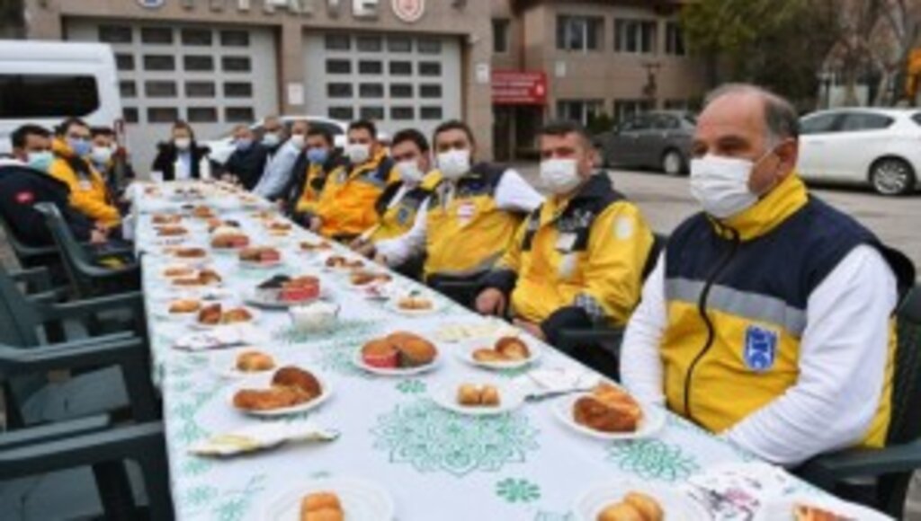 BÜYÜKŞEHİR BELEDİYESİNDEN SAĞLIK ÇALIŞANLARINA JEST
