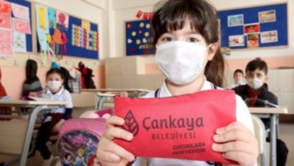 ÇANKAYA'DAN EĞİTİME DESTEK: 15 GÜNDE OKULLARA 30 BİN HİJYEN SETİ DAĞITTI