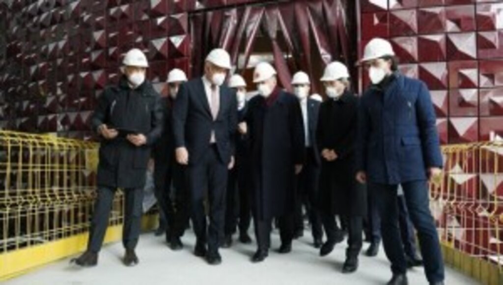 Cumhurbaşkanı Erdoğan, Taksim’de yapımı süren camide ve Atatürk Kültür Merkezi’nde incelemelerde bulundu