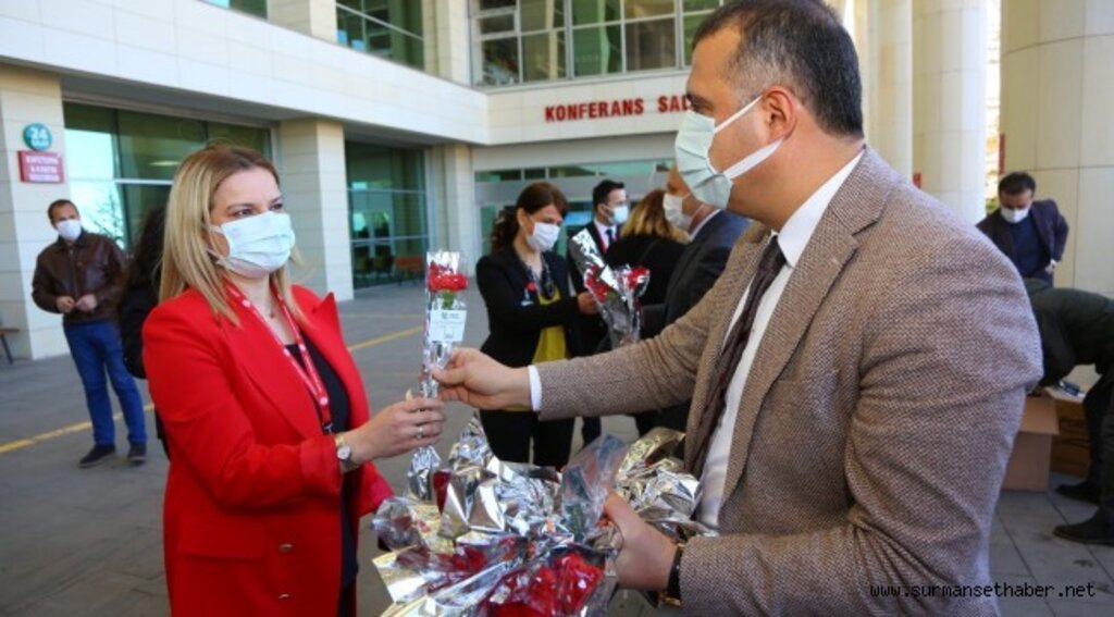 KADINLAR GÜNÜNDE, SAĞLIK ÇALIŞANLARI UNUTULMADI